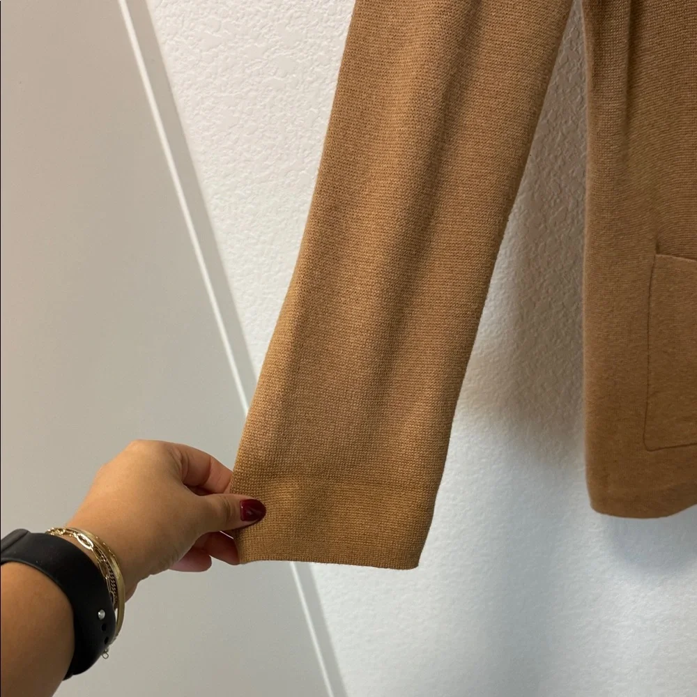 GAP Women's Camel Blazer - Picture 5 of 5
